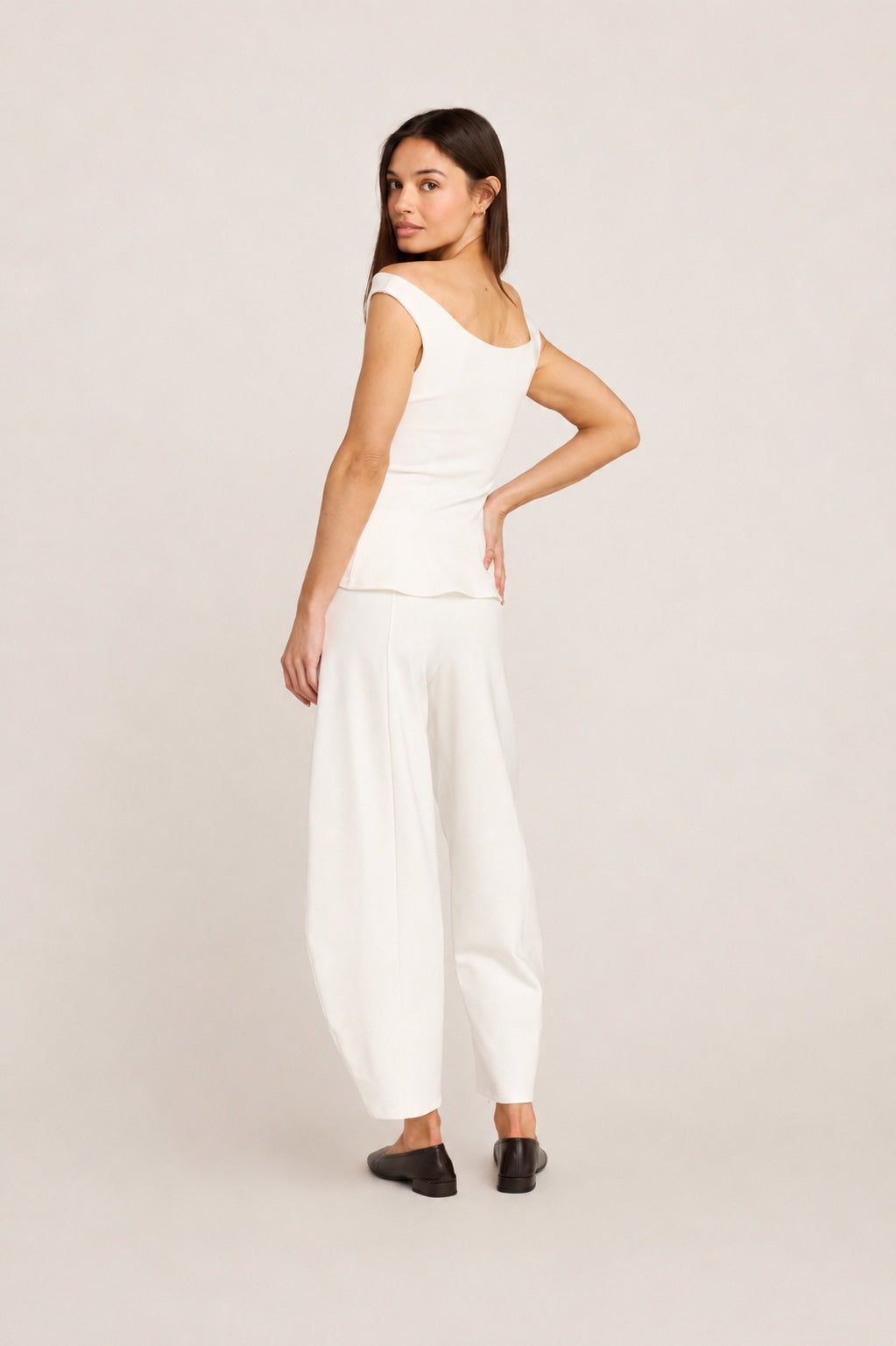 Lara Ponte Barrel Pant - White